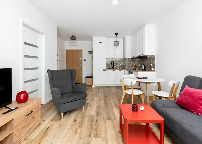 Czerwone Maki With Garden By Bookinghost * Krakov