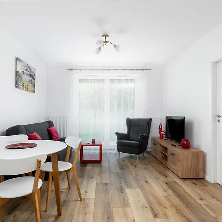 Apartamento Czerwone Maki With Garden