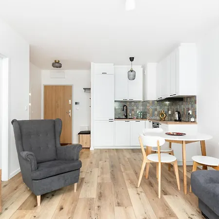 Apartment Czerwone Maki With Garden By Bookinghost Krakow