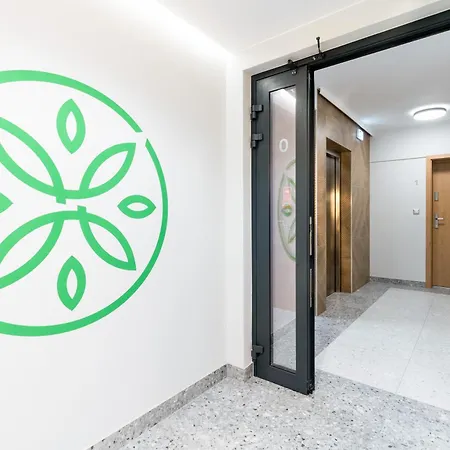 Czerwone Maki With Garden By Bookinghost