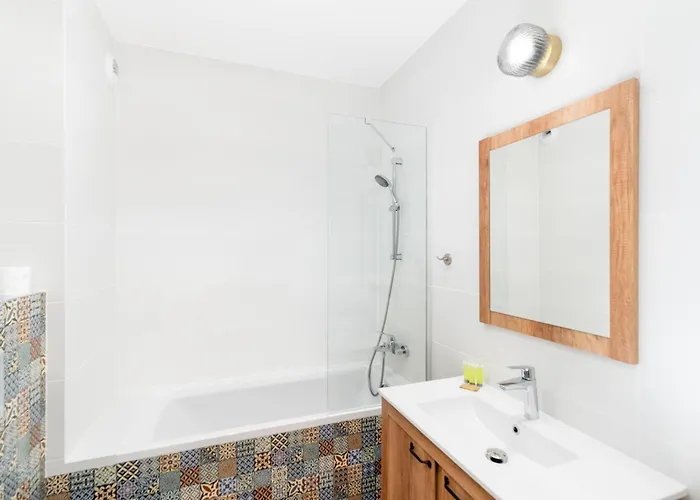 Apartamento Czerwone Maki With Garden By Bookinghost *