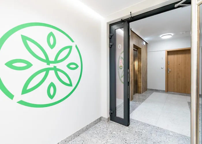 Czerwone Maki With Garden By Bookinghost