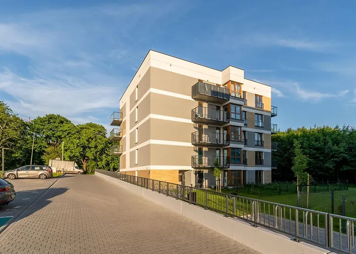 Apartment Czerwone Maki With Garden By Bookinghost