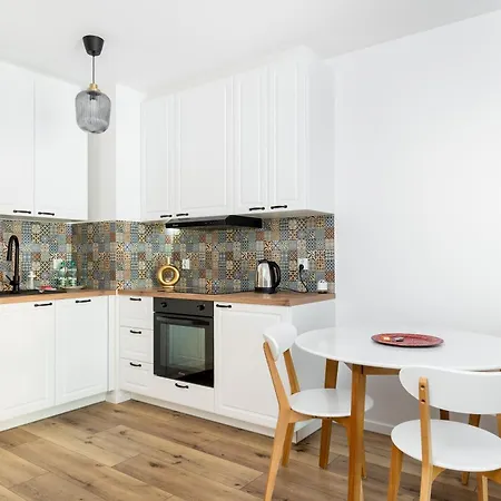 Czerwone Maki With Garden By Bookinghost Apartmán