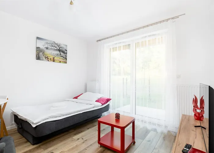 Czerwone Maki With Garden By Bookinghost * Krakov